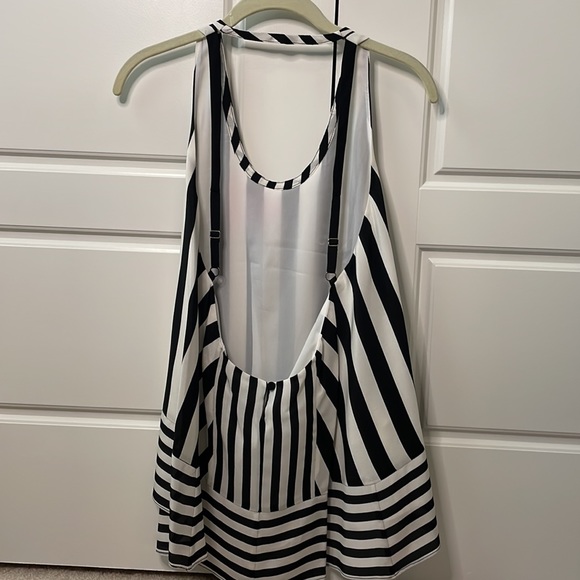 BCBG Dana open back tank black and white striped small NWT - Picture 9 of 11